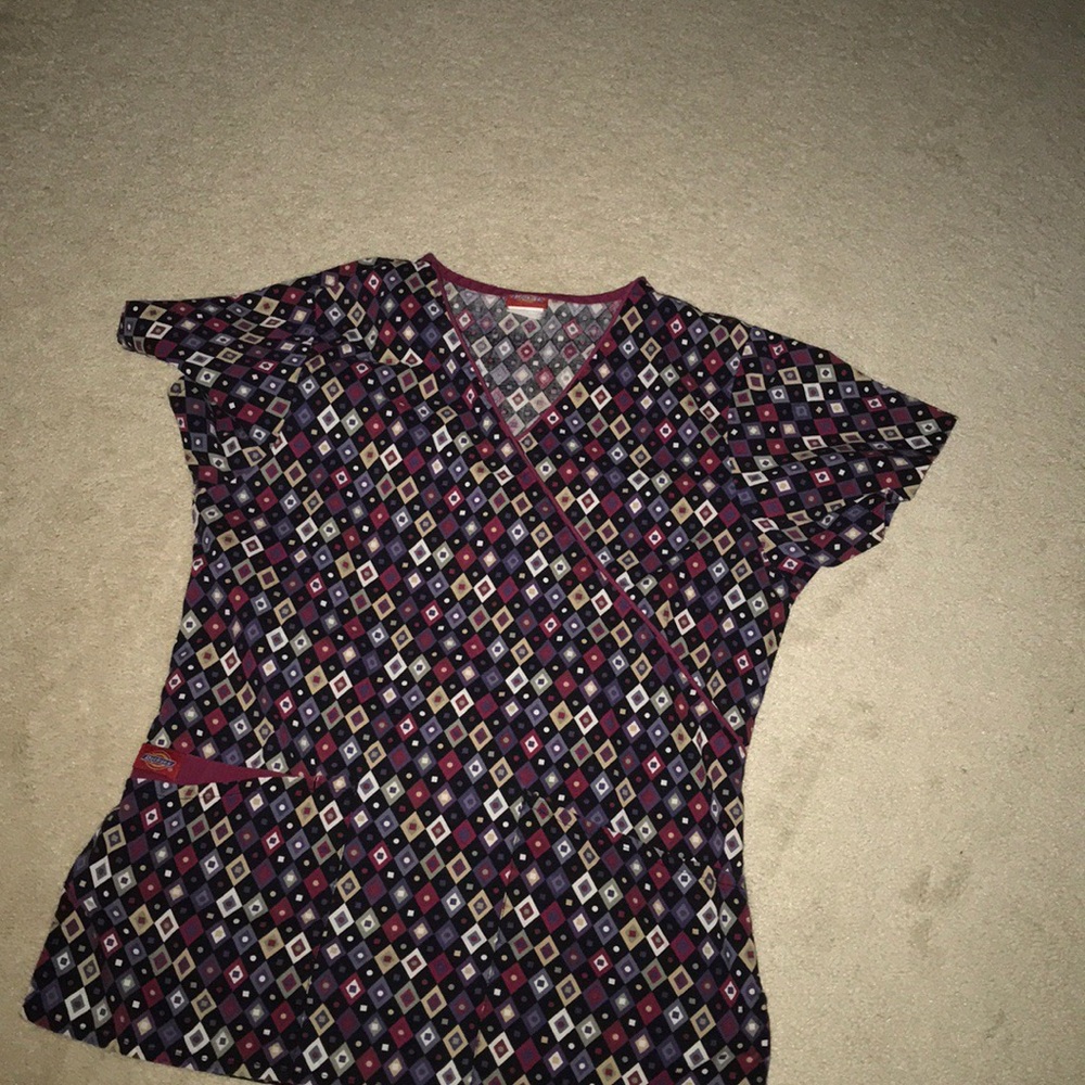 Scrubs top - Picture 2 of 4